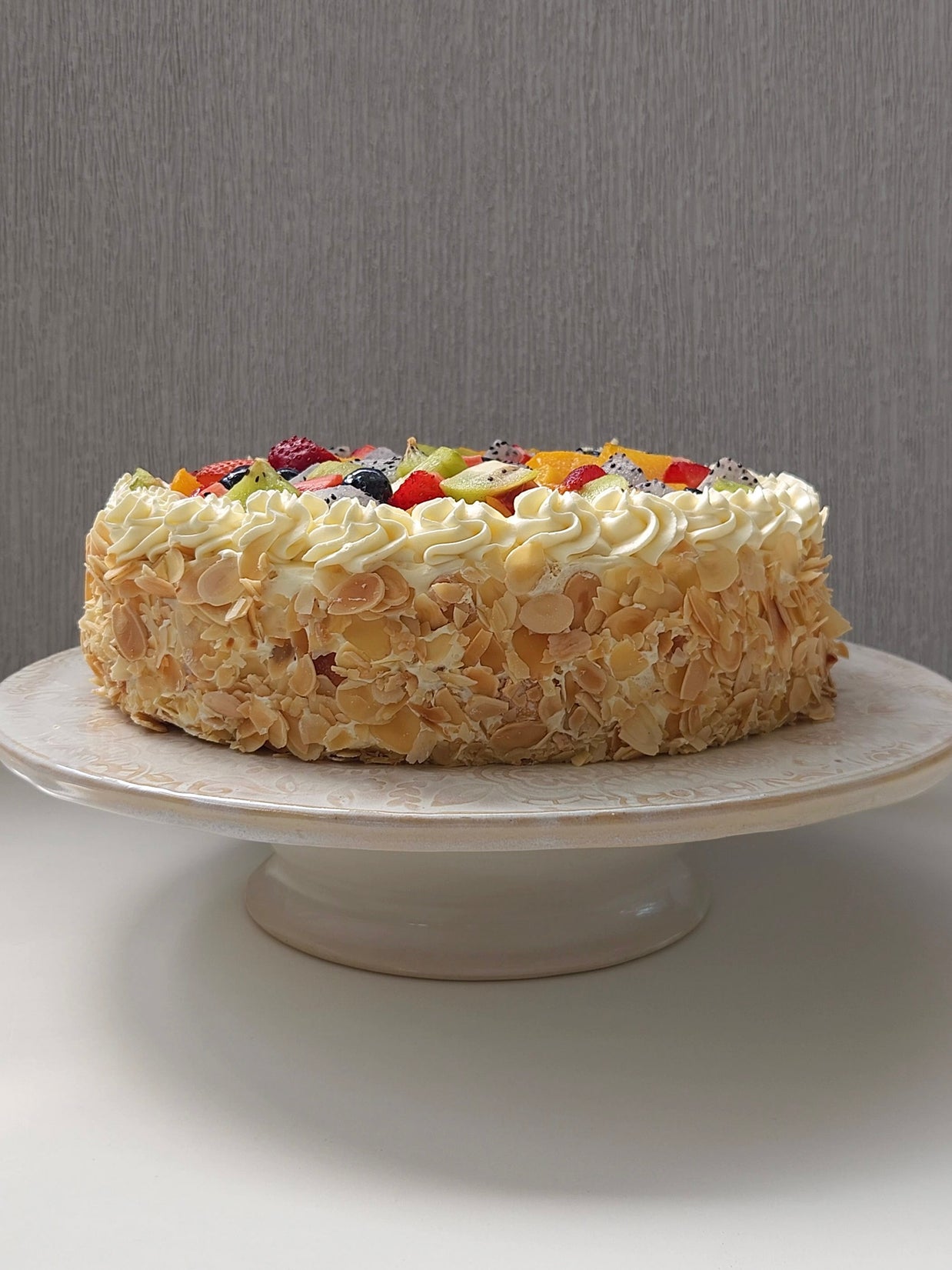 cake stand